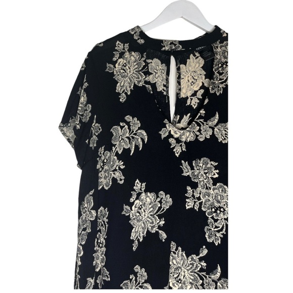 TORRID Floral Keyhole Front Flowy Blouse Black Size 1 Fits 1X - Picture 3 of 8